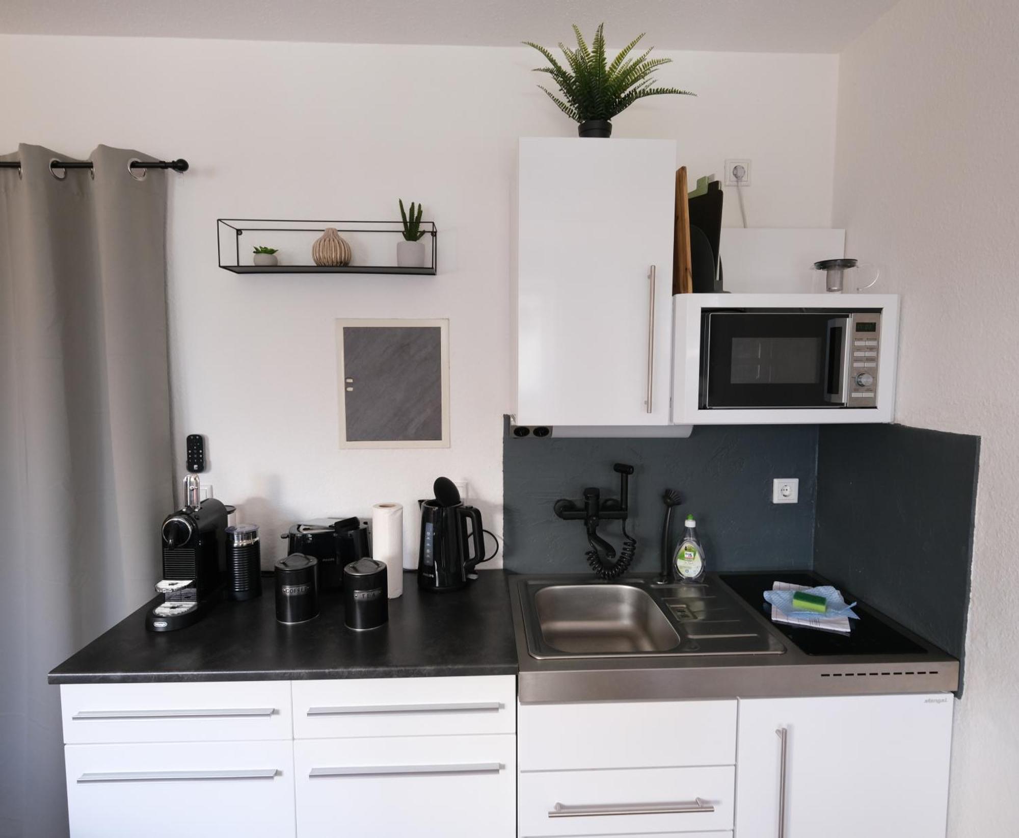 Cozy Jungle Fever - Modernes Apartment Mit Eigenem Parkplatz Magdeburg Exterior photo